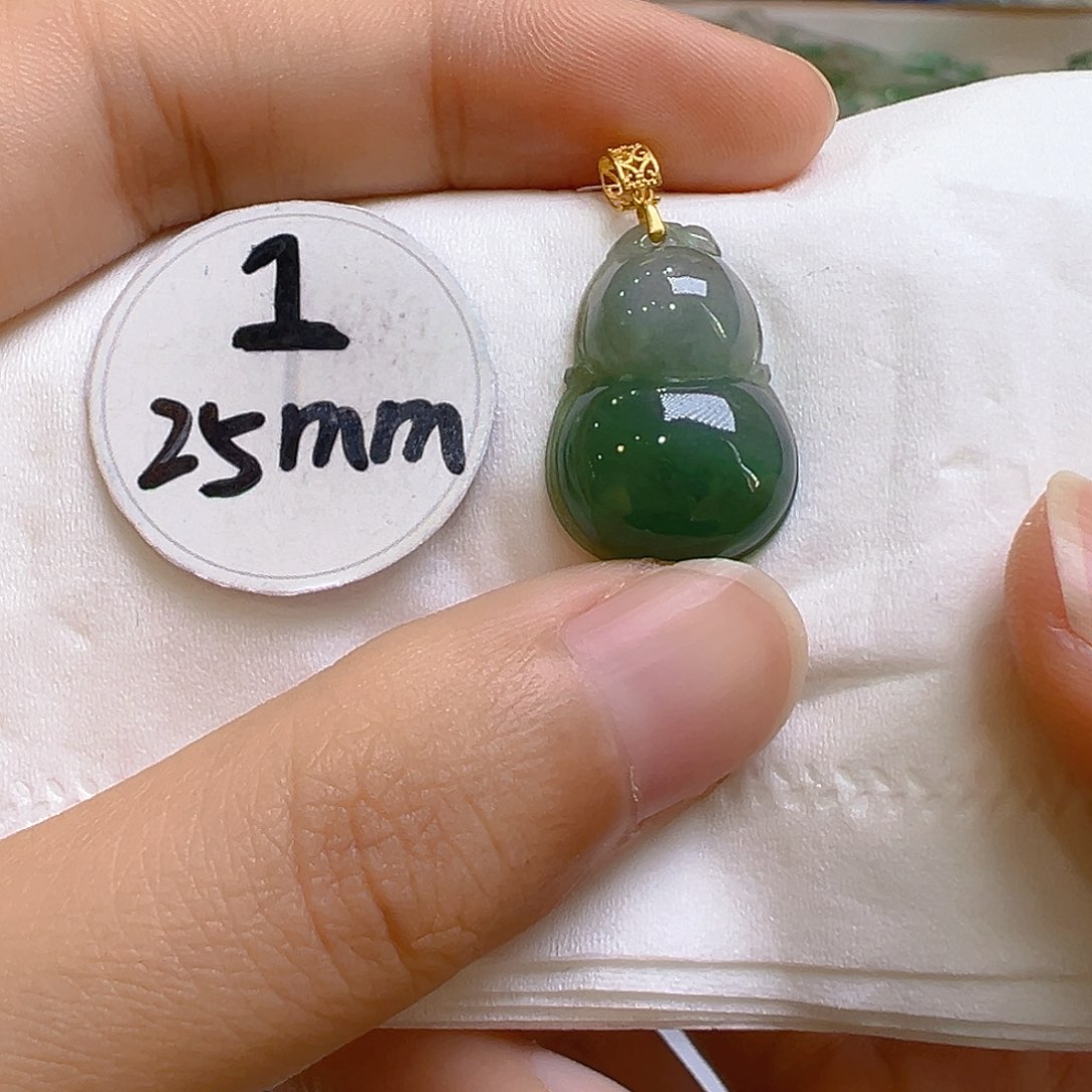 翡翠颈饰18K金镶嵌翡翠