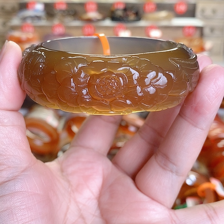 玛瑙/玉髓手镯未镶嵌小*?