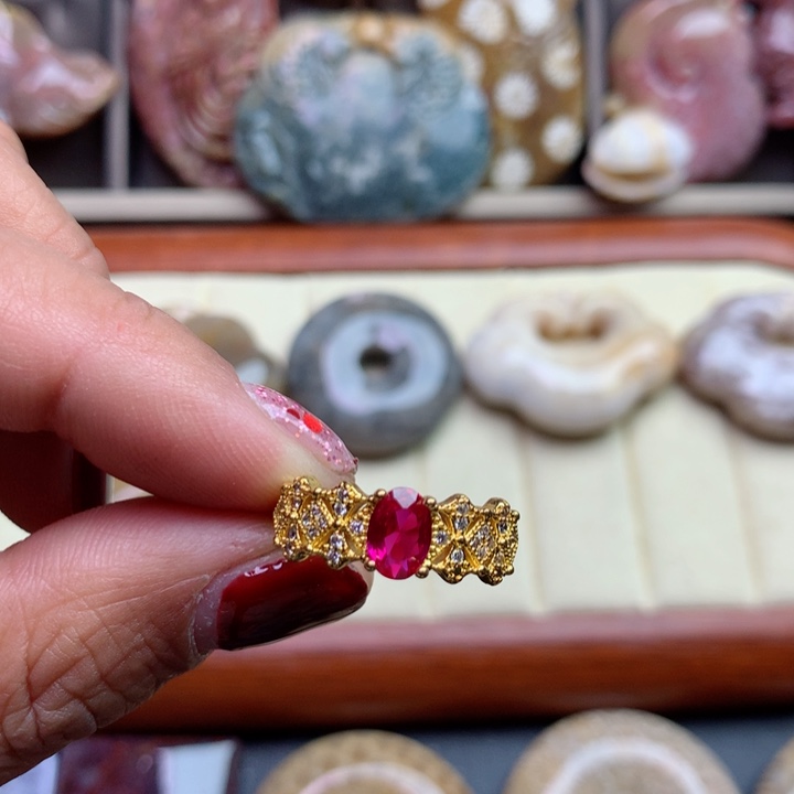 硅化珊瑚（珊瑚玉）颈饰未镶嵌