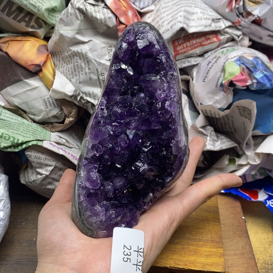 紫晶乌拉圭未镶嵌