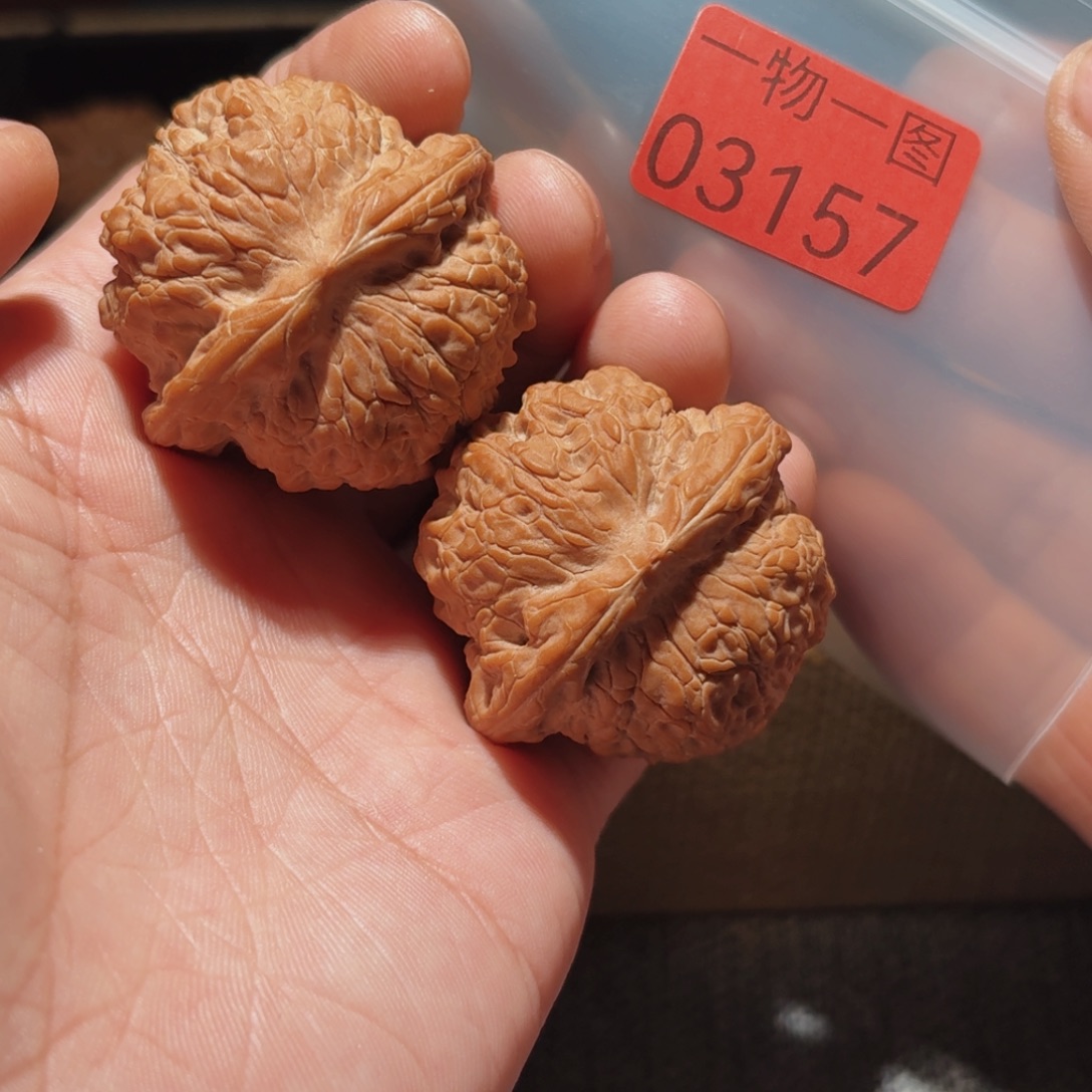 文玩核桃把件血麒麟