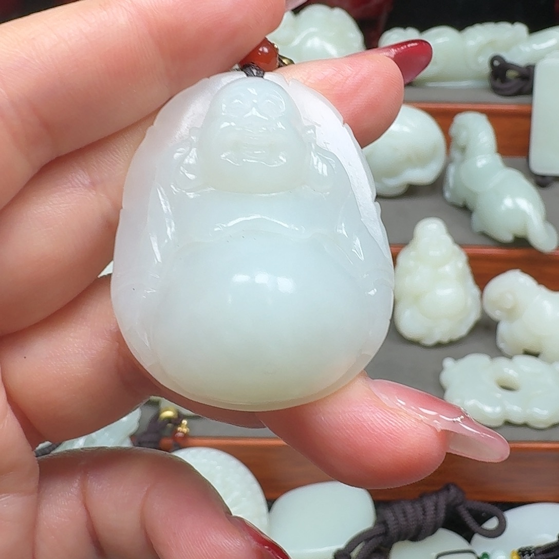 一***候和田玉未镶嵌挂件