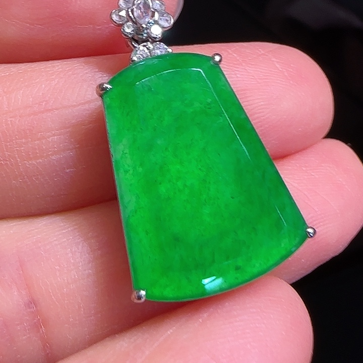 翡翠吊坠(不含链)18K金镶嵌吊坠