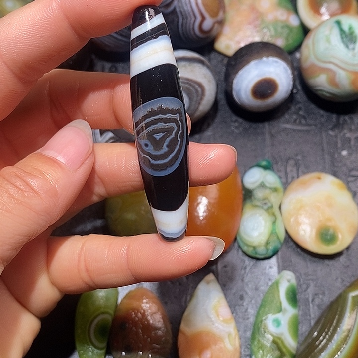 小***豆玛瑙/玉髓合金颈饰