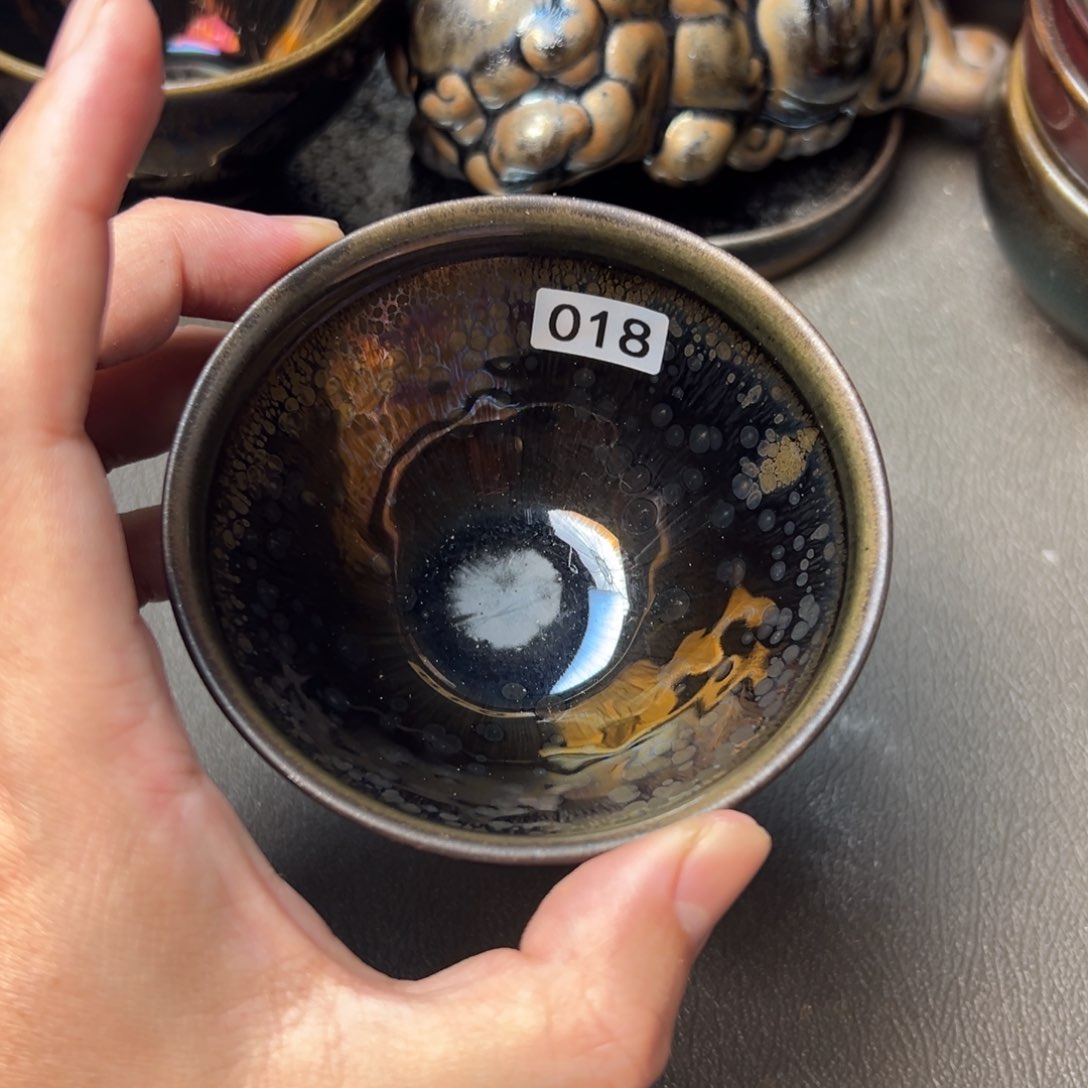 茶盏金*堂这个时候才开始发朋友说自己