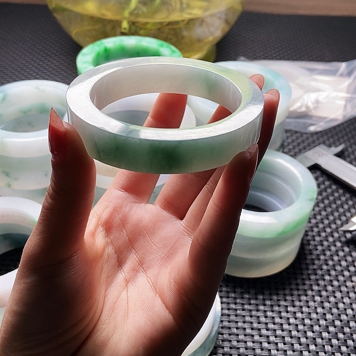 定制翡翠A货未镶嵌柠*