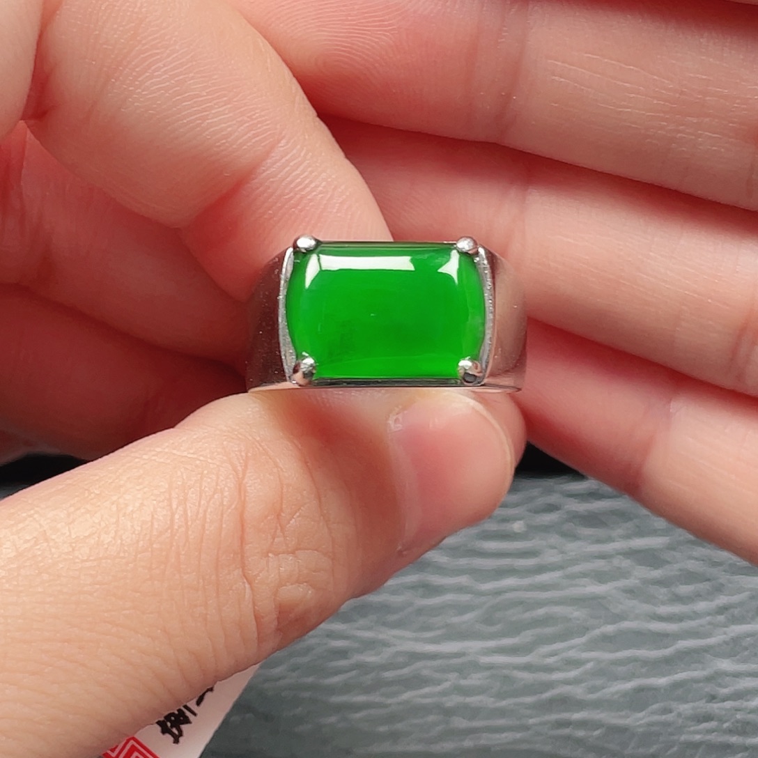 辣***花翡翠银S925镶嵌戒指没有运费险3924