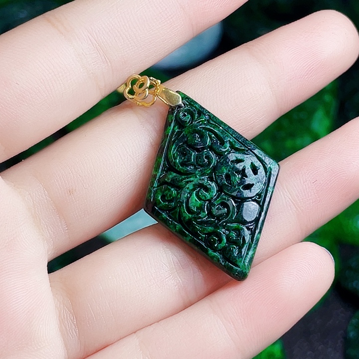 翡翠银S925镶嵌颈饰多样性