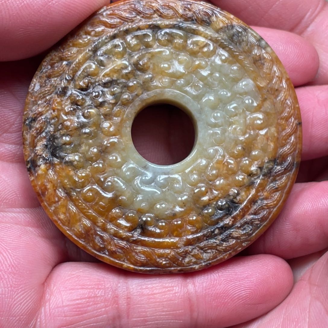 和田玉（糖玉）挂件未镶嵌水*道