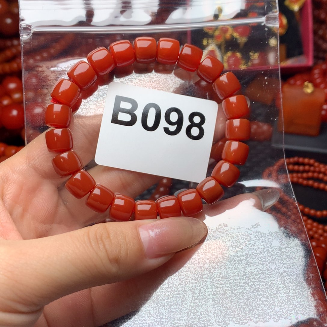 阿***阳南红玛瑙未镶嵌手链