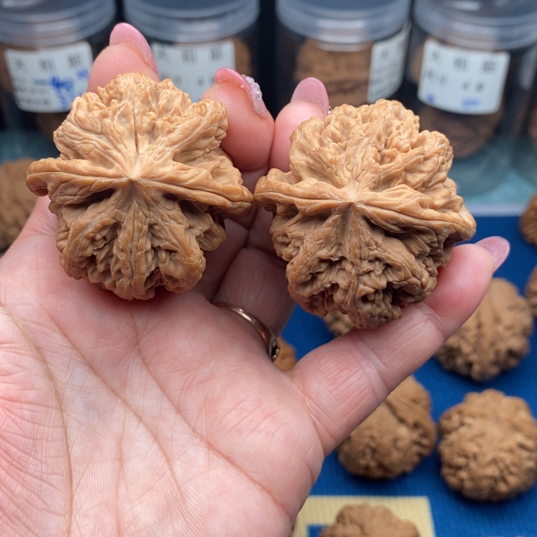 文玩核桃把件粗筋44