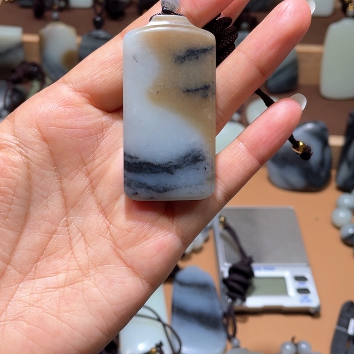 和田玉未镶嵌挂件有棉