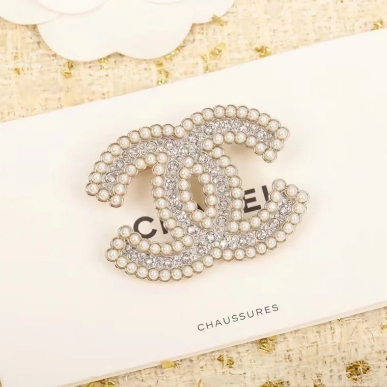 未使用 Chanel/香奈儿 胸针金色时尚轻奢珍珠外包镶钻拼接
