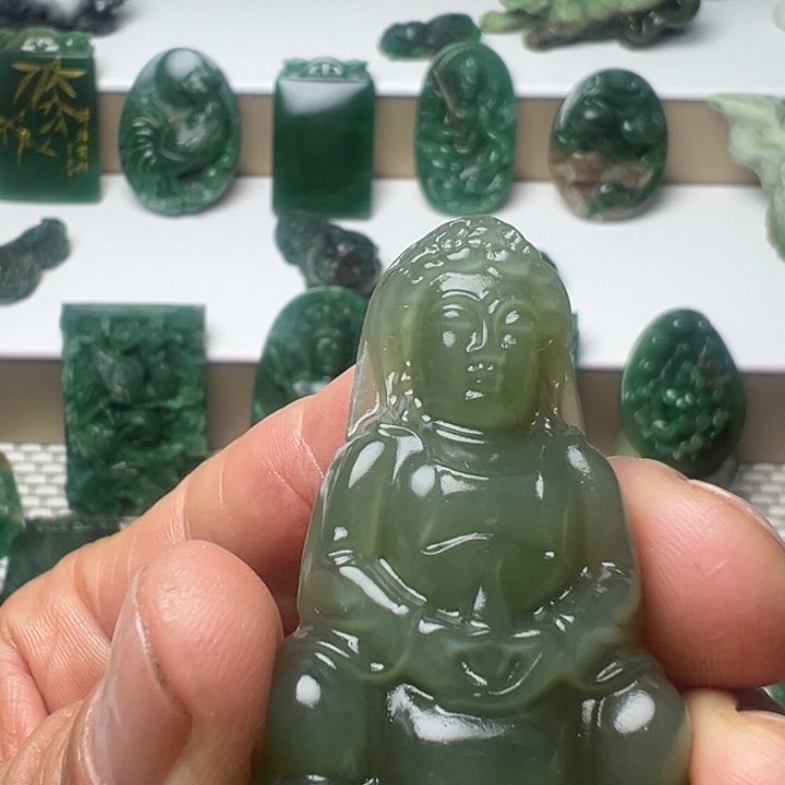 和田玉未镶嵌颈饰