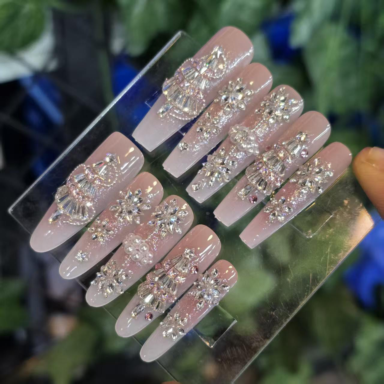 许愿树丶(锆石+小钢珠+无缝隙)珠宝级丶手工穿戴甲默认微瑕