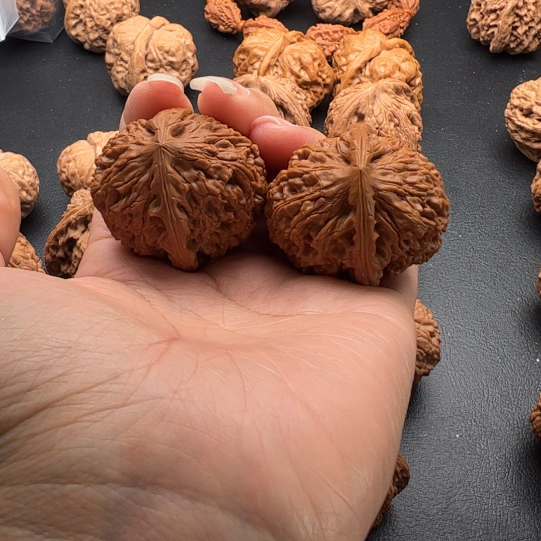 文玩核桃把件水龙纹