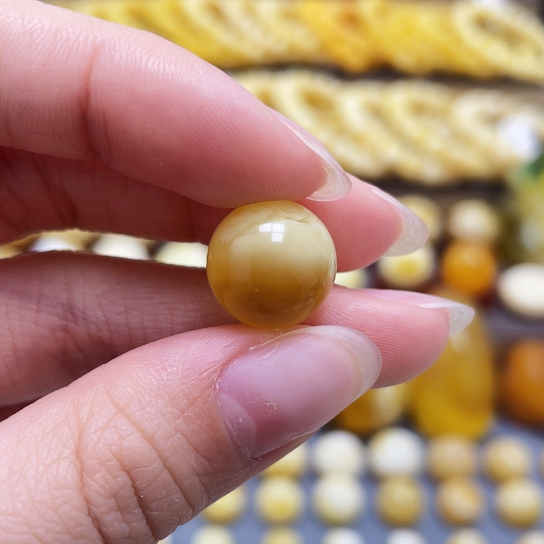 未镶嵌琥珀裸石蜜蜡圆珠13.3mm