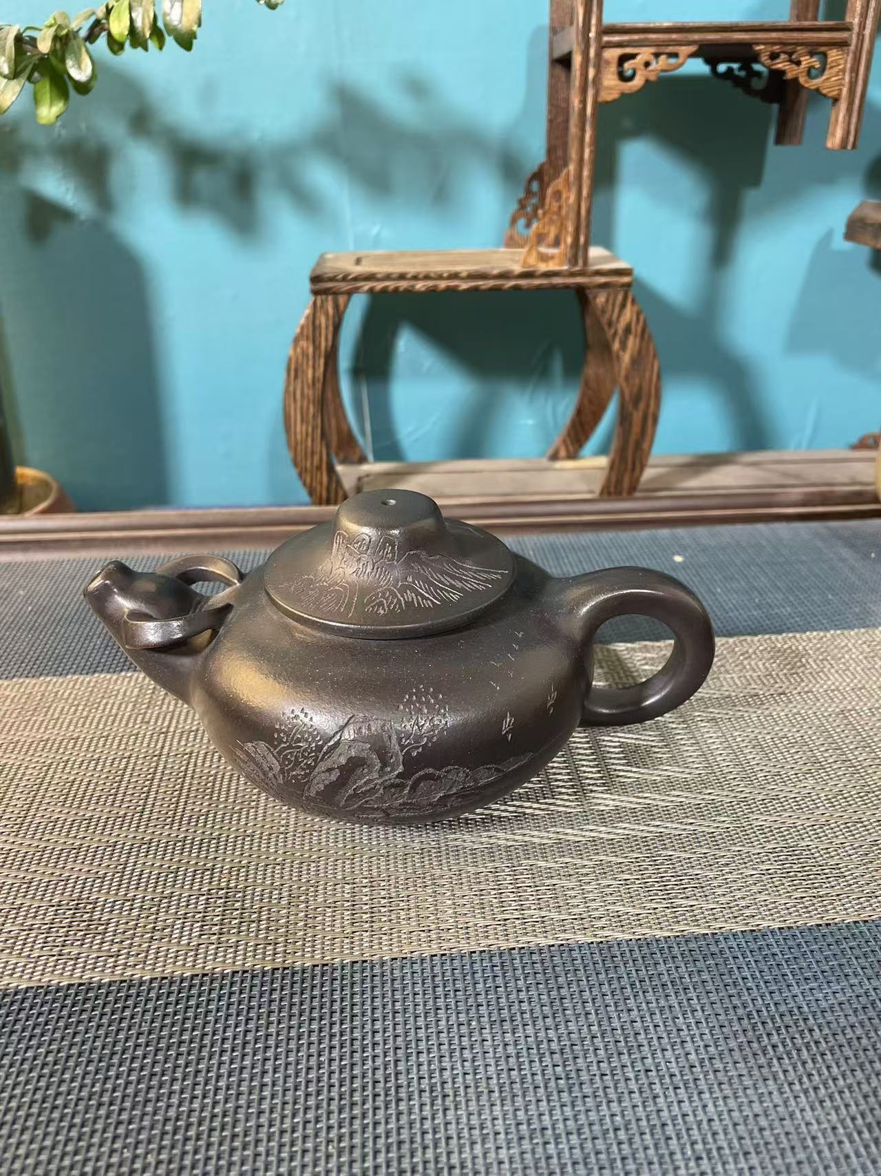 宜兴正品手工制作的紫砂壶牛气冲天