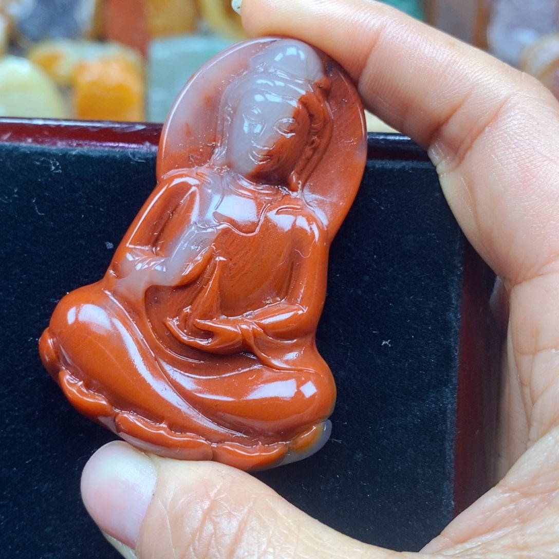 石英质玉（黄龙玉）未镶嵌颈饰