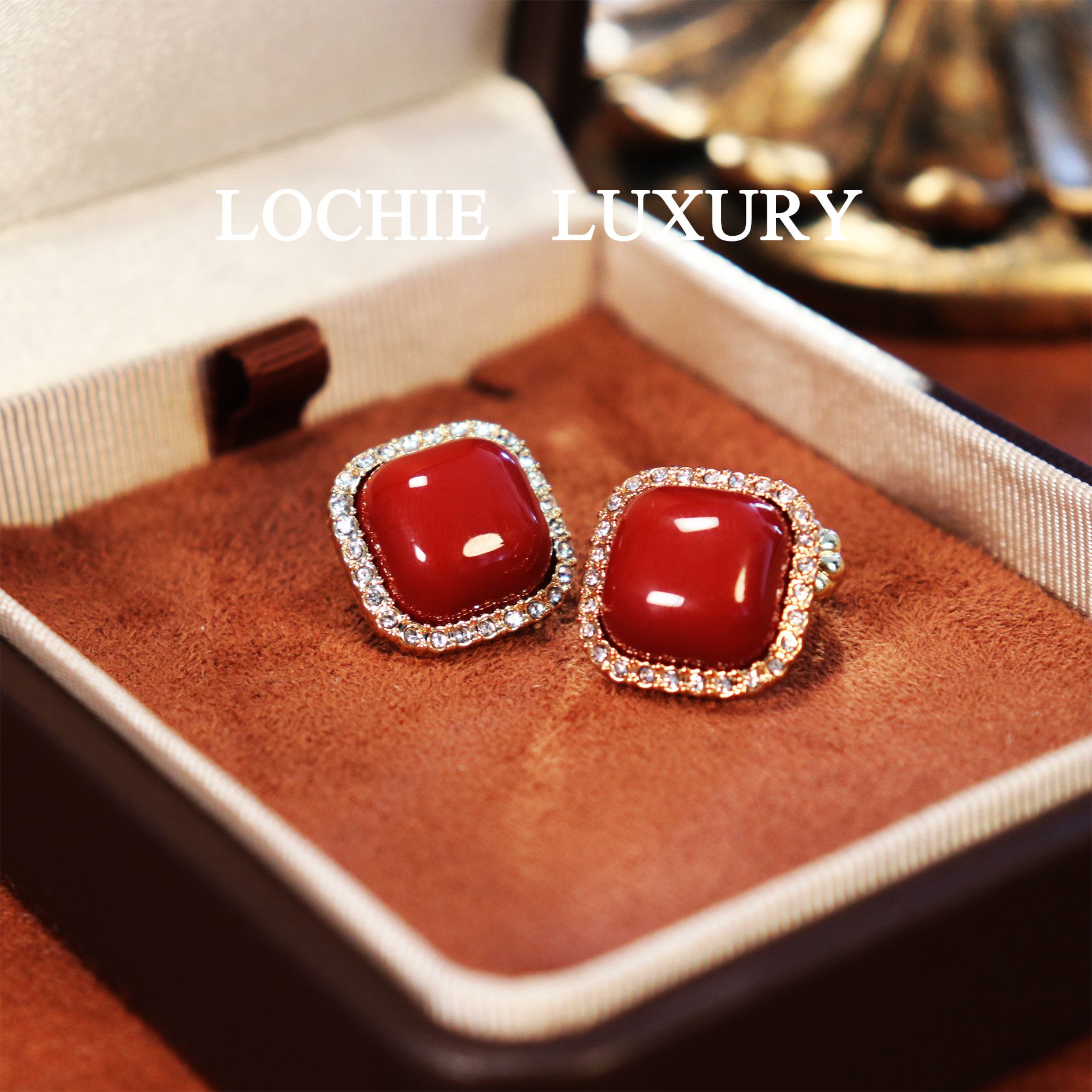 Lochie Luxury 黄铜锆石耳饰 D5502【红心皇后】安可拉红方形耳钉