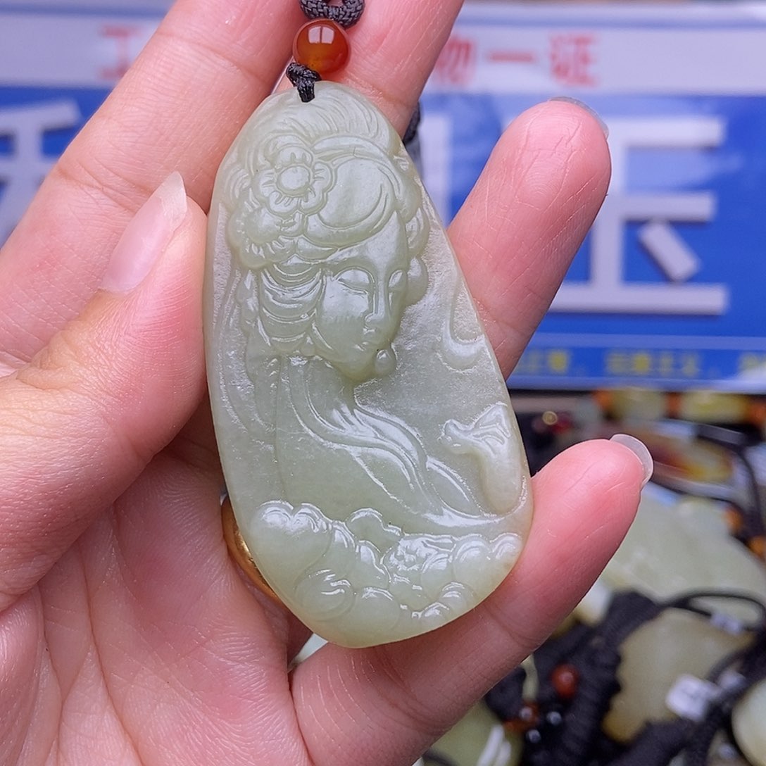 和田玉未镶嵌颈饰