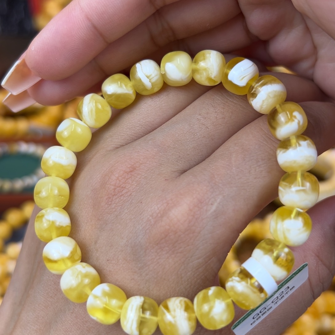 琥珀裸石未镶嵌kjjjjbbhjjnnm