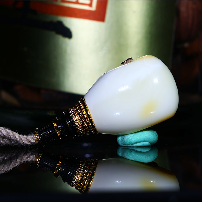 14m瓷白三通天然原矿一物一图分体三通精工浓蜡蜜蜡三通佛头Y93