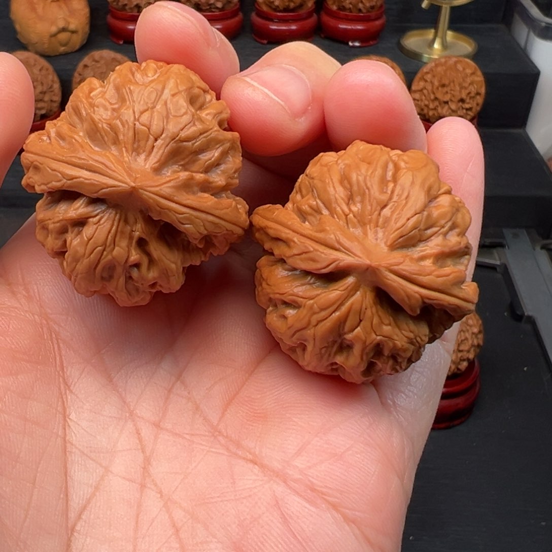 文玩核桃吊坠36红锦鲤