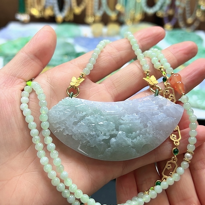 翡翠颈饰未镶嵌吊坠