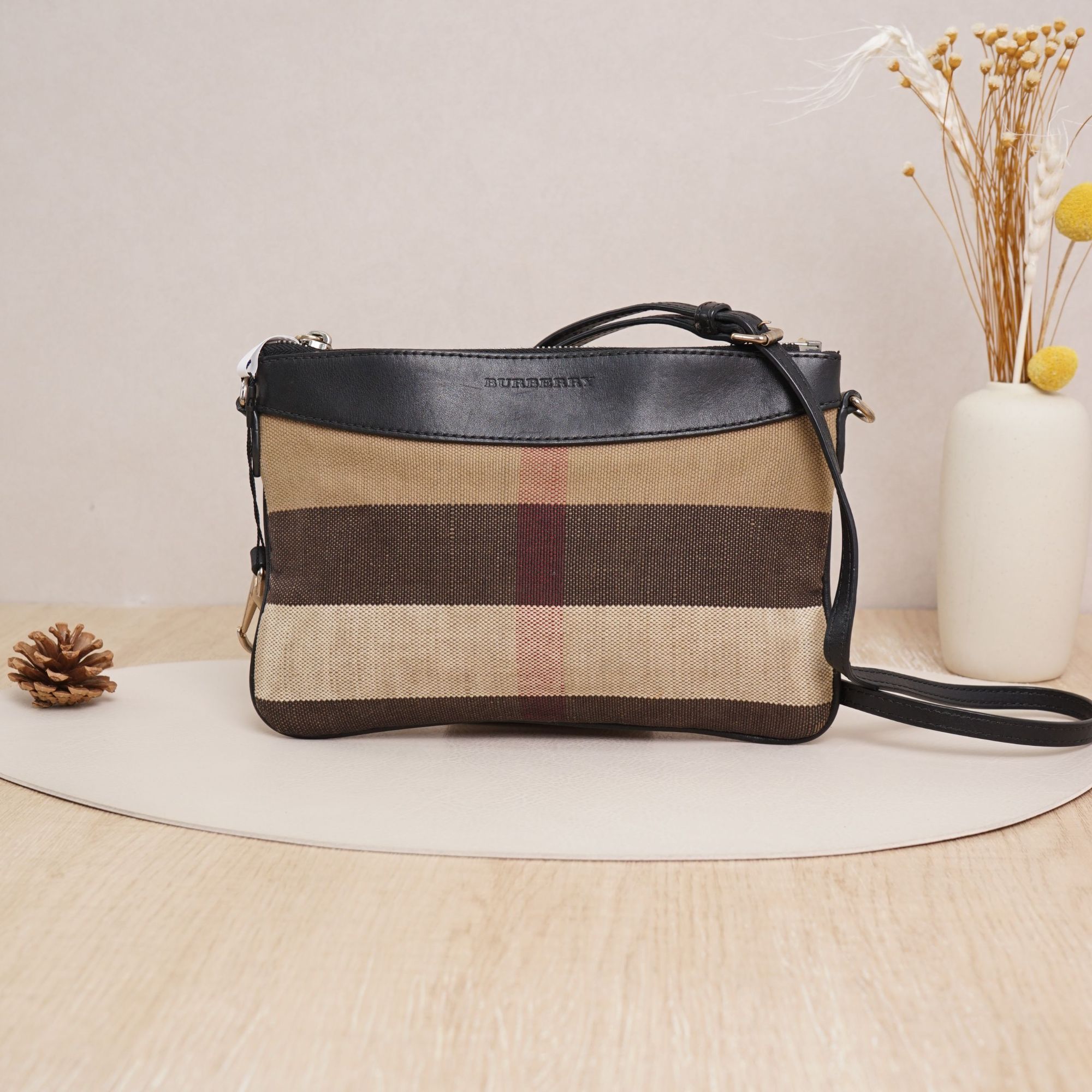 95新 BURBERRY/博柏利 博柏利斜挎包老花帆布/DS036740
