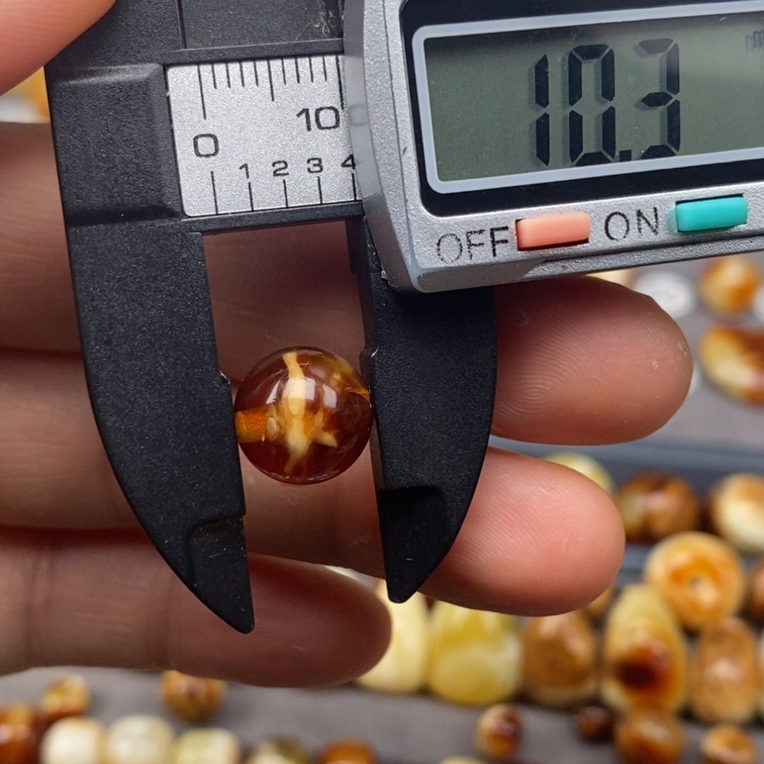 未镶嵌蜜蜡珠宝奇石