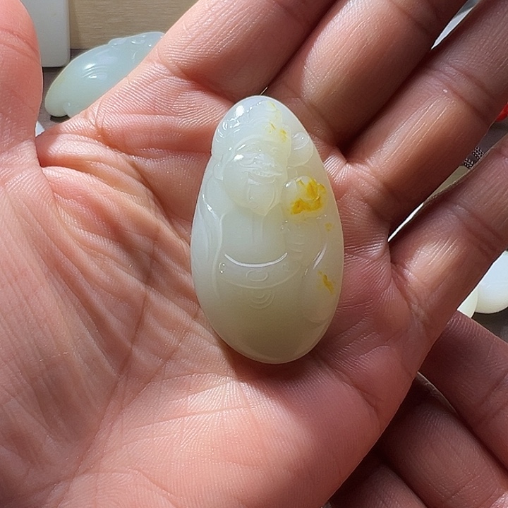 ****儿和田玉未镶嵌颈饰