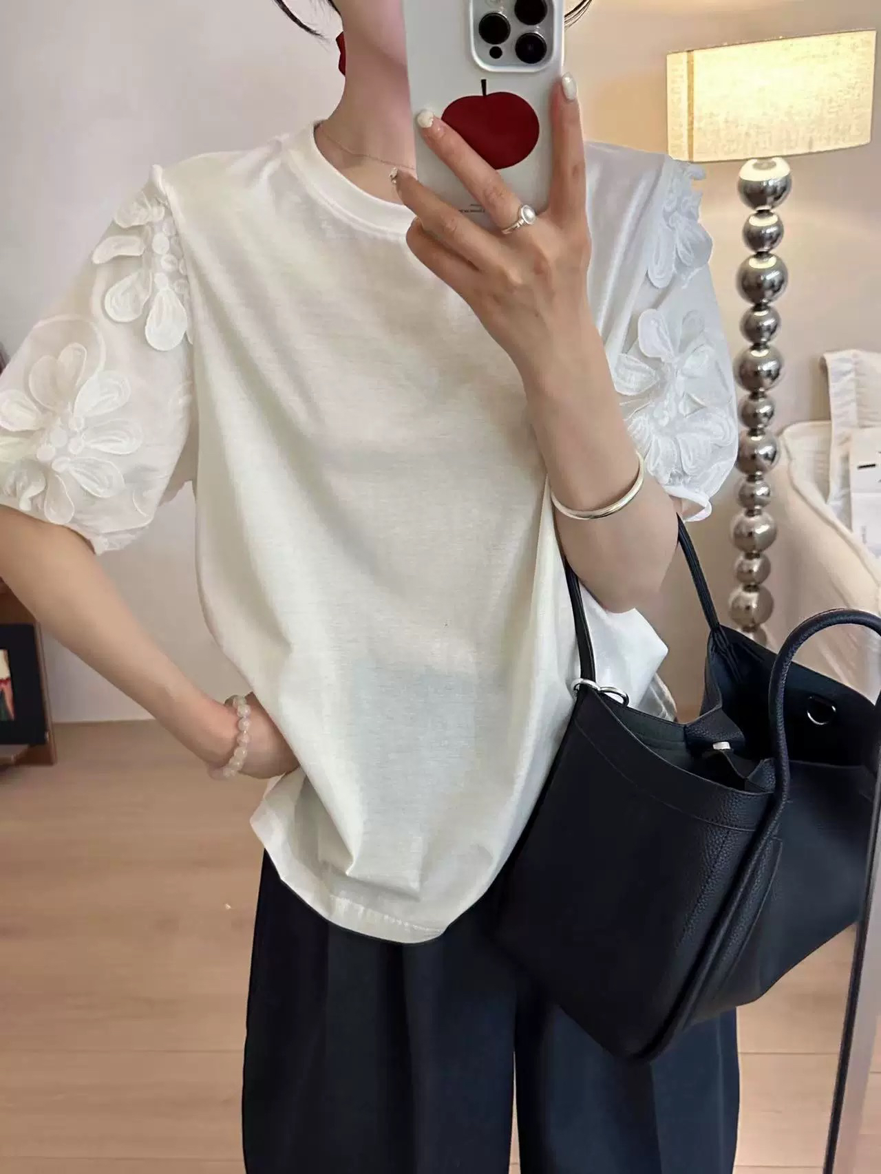 〔花朵泡泡袖〕欧货休闲百搭宽松显瘦圆领立体花朵短袖T恤