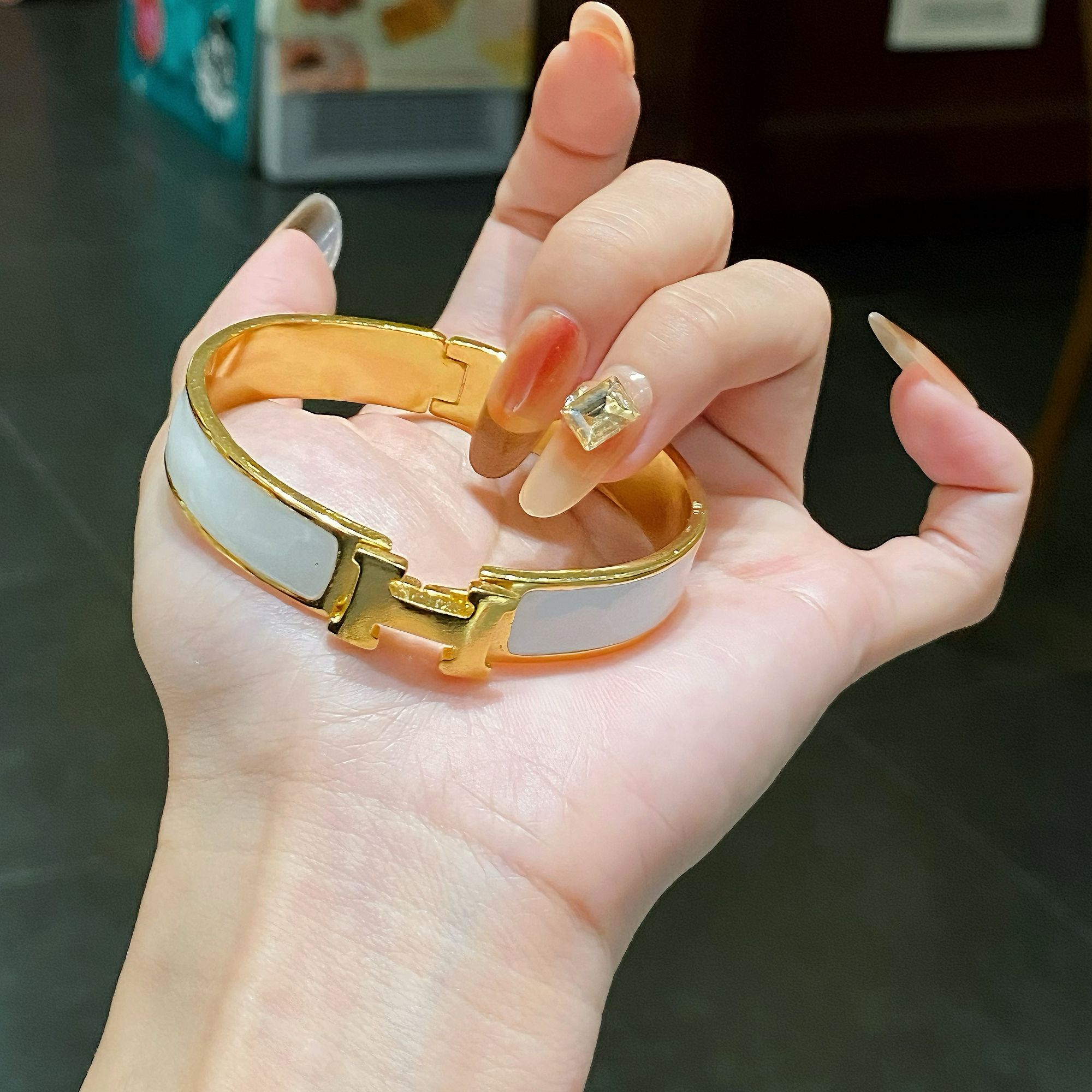 柯柒 铜合金手镯 字母手镯女轻奢小众气质高级时尚设计感手饰