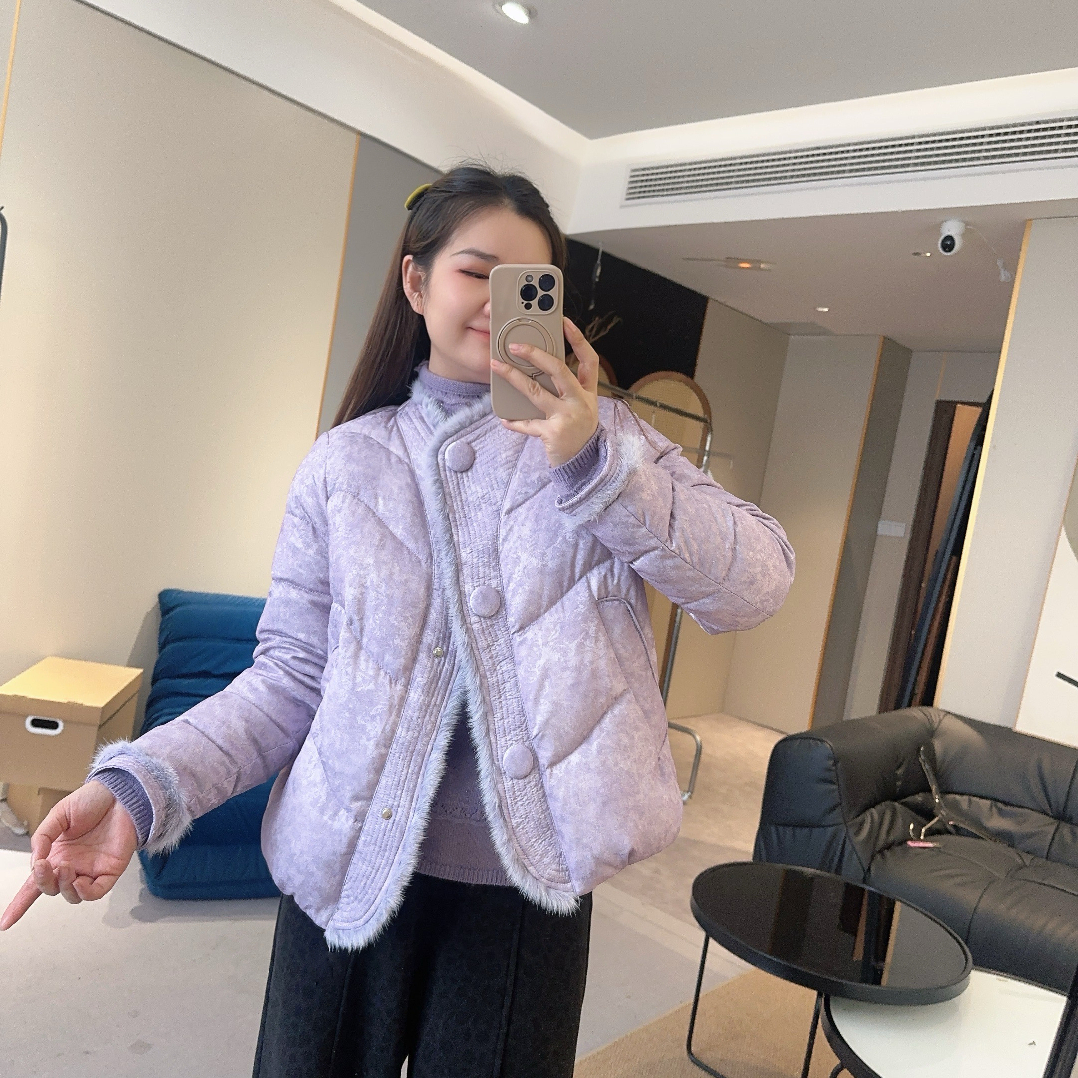 【欧加粒粒】国风提花高奢拼接水貂毛圆领90白鸭绒外套 D25123002