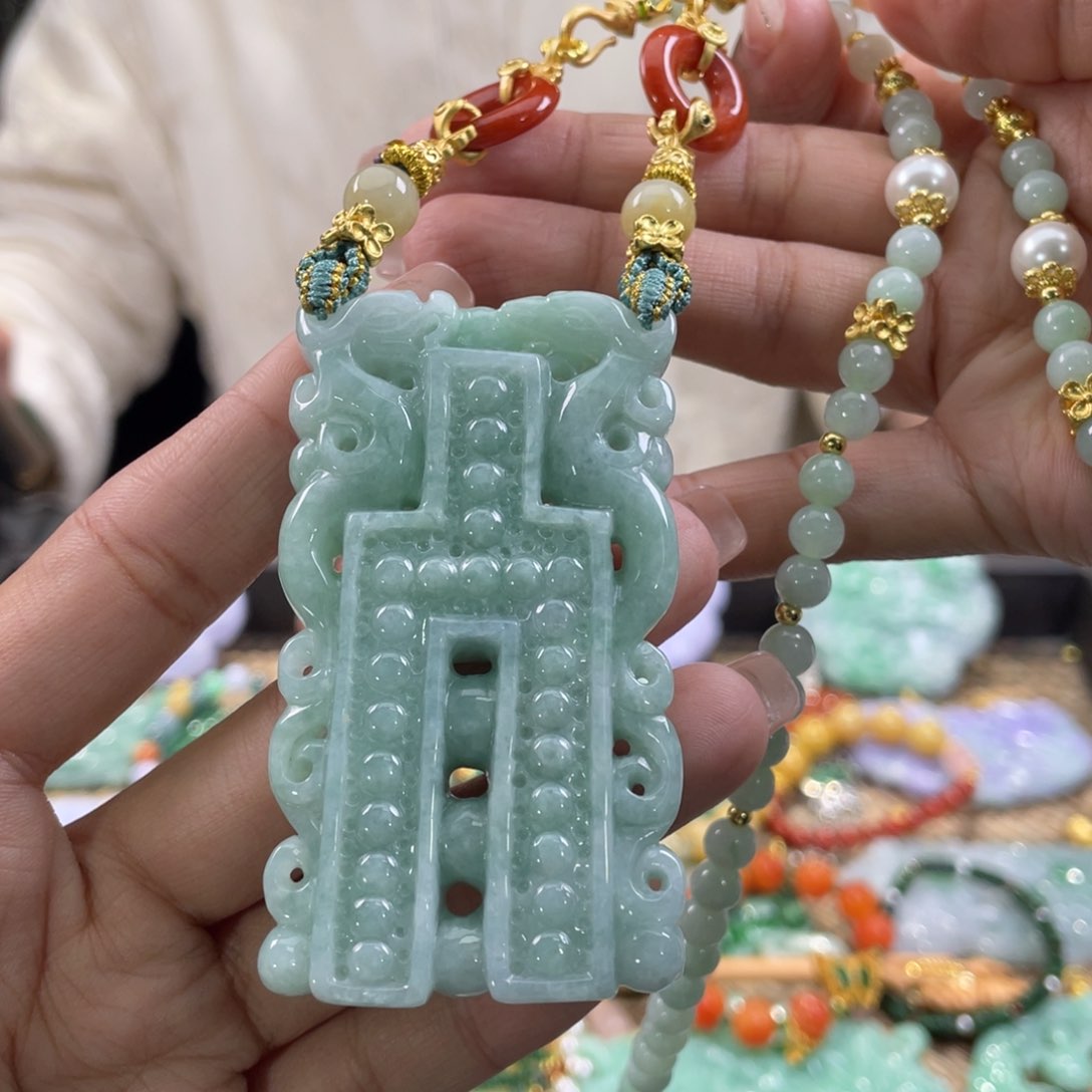 翡翠颈饰未镶嵌代编织