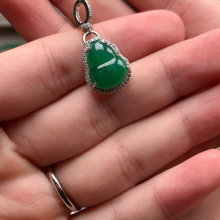 颈饰未镶嵌翡翠天然