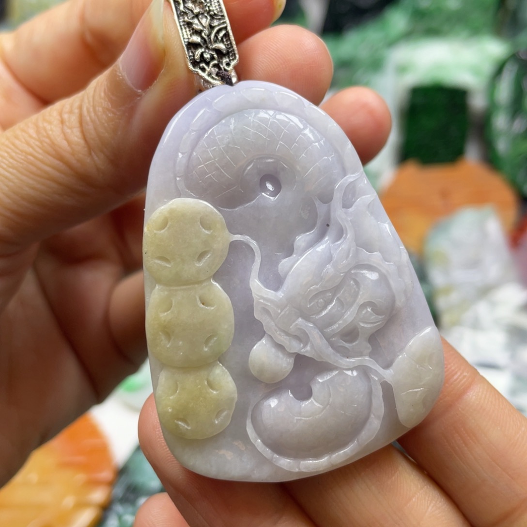 翡翠颈饰未镶嵌牌子