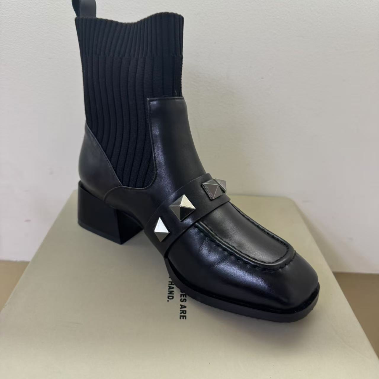 露露严选手工真皮时尚短靴女现货断码169