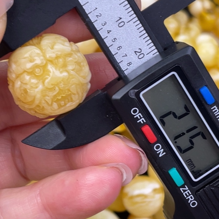 蜜蜡未镶嵌裸石微瑕287