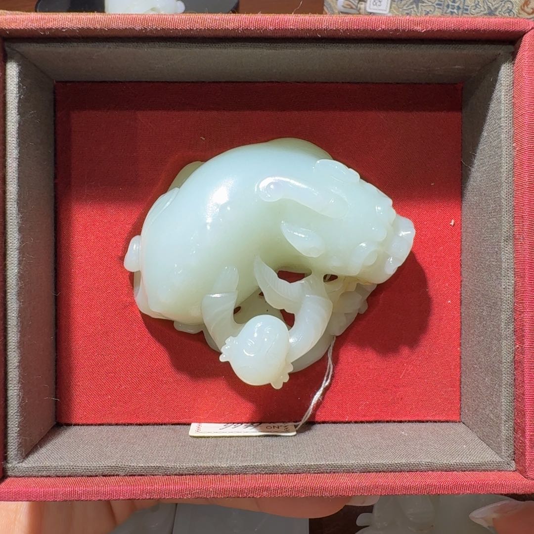 和田玉未镶嵌把件