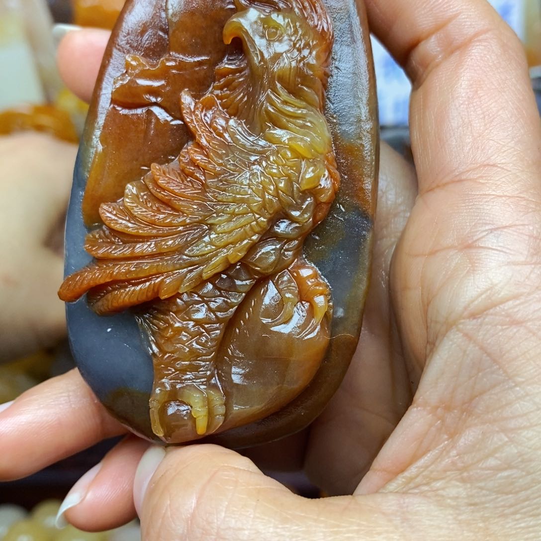 石英质玉（黄龙玉）颈饰未镶嵌