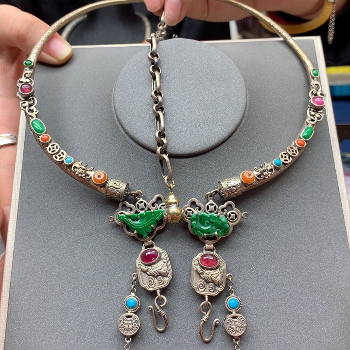 翡翠颈饰银S925镶嵌最****果