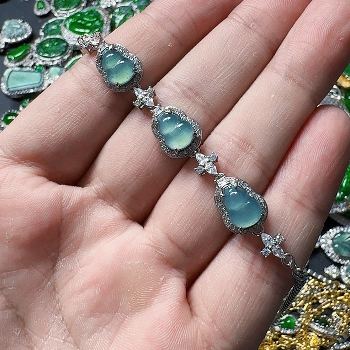 翡翠颈饰未镶嵌天然A货翡翠放漏