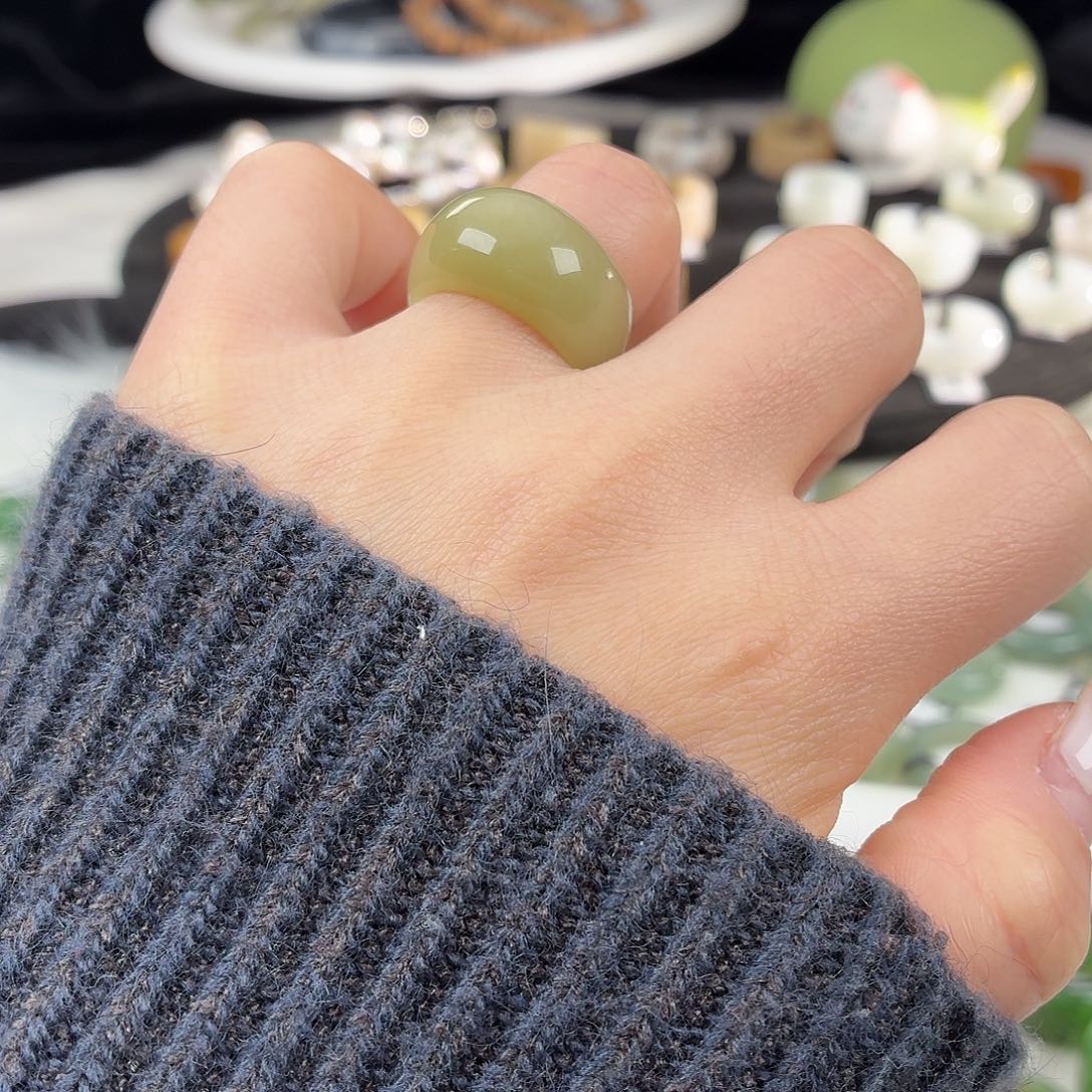 和田玉未镶嵌戒指S39蓝皮黄口馒头17.4