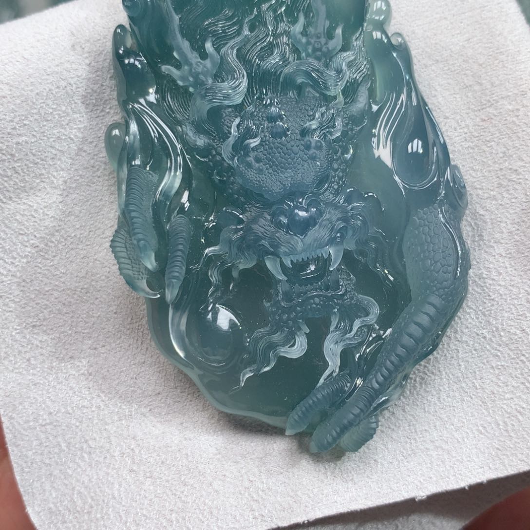 定制翡翠未镶嵌黄***人