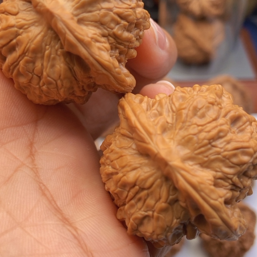 【闪购商品】文玩核桃把件40血麒麟全品