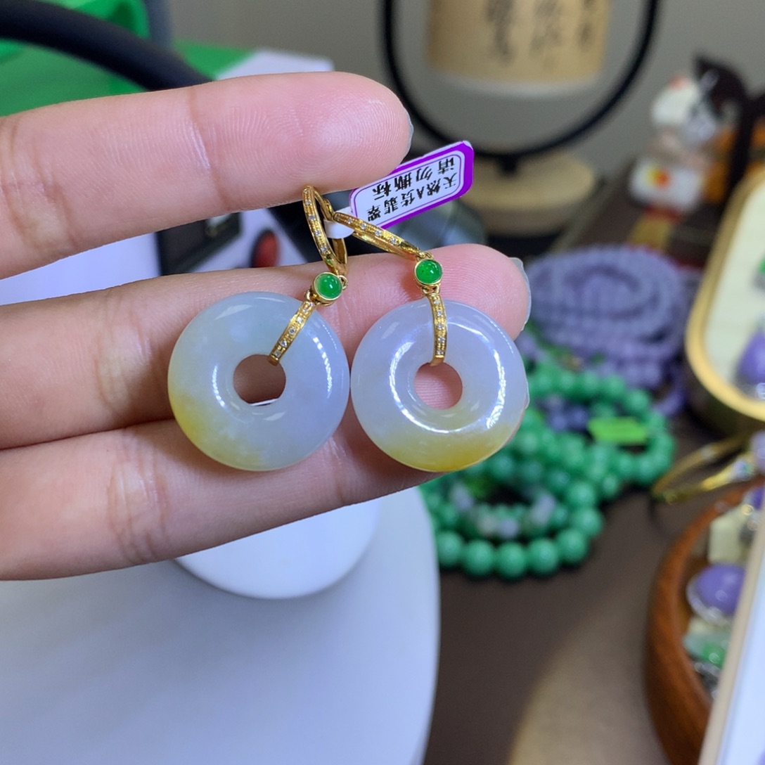 翡翠颈饰18K金镶嵌翡翠
