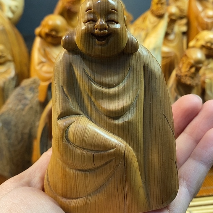 柏木（崖柏）弥勒佛