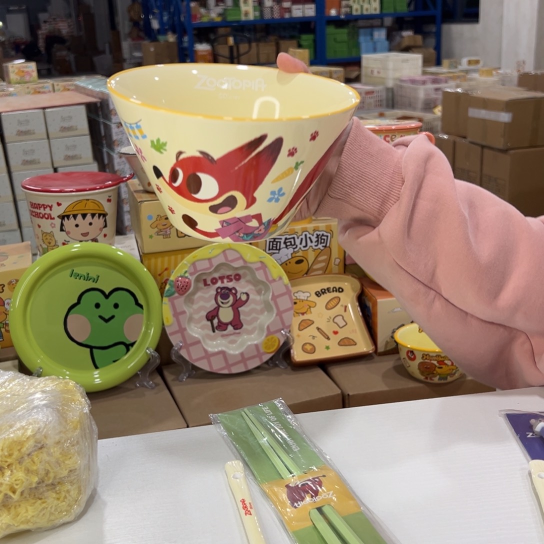 瓷601 家勺子筷子陶瓷天。